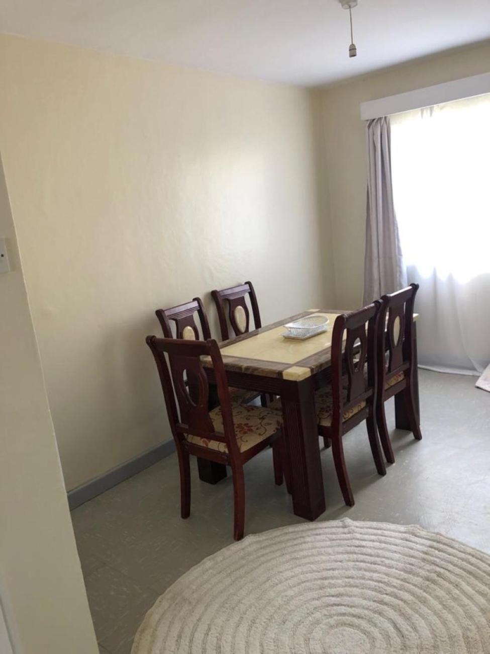 Homes By Val Nairobi Luaran gambar
