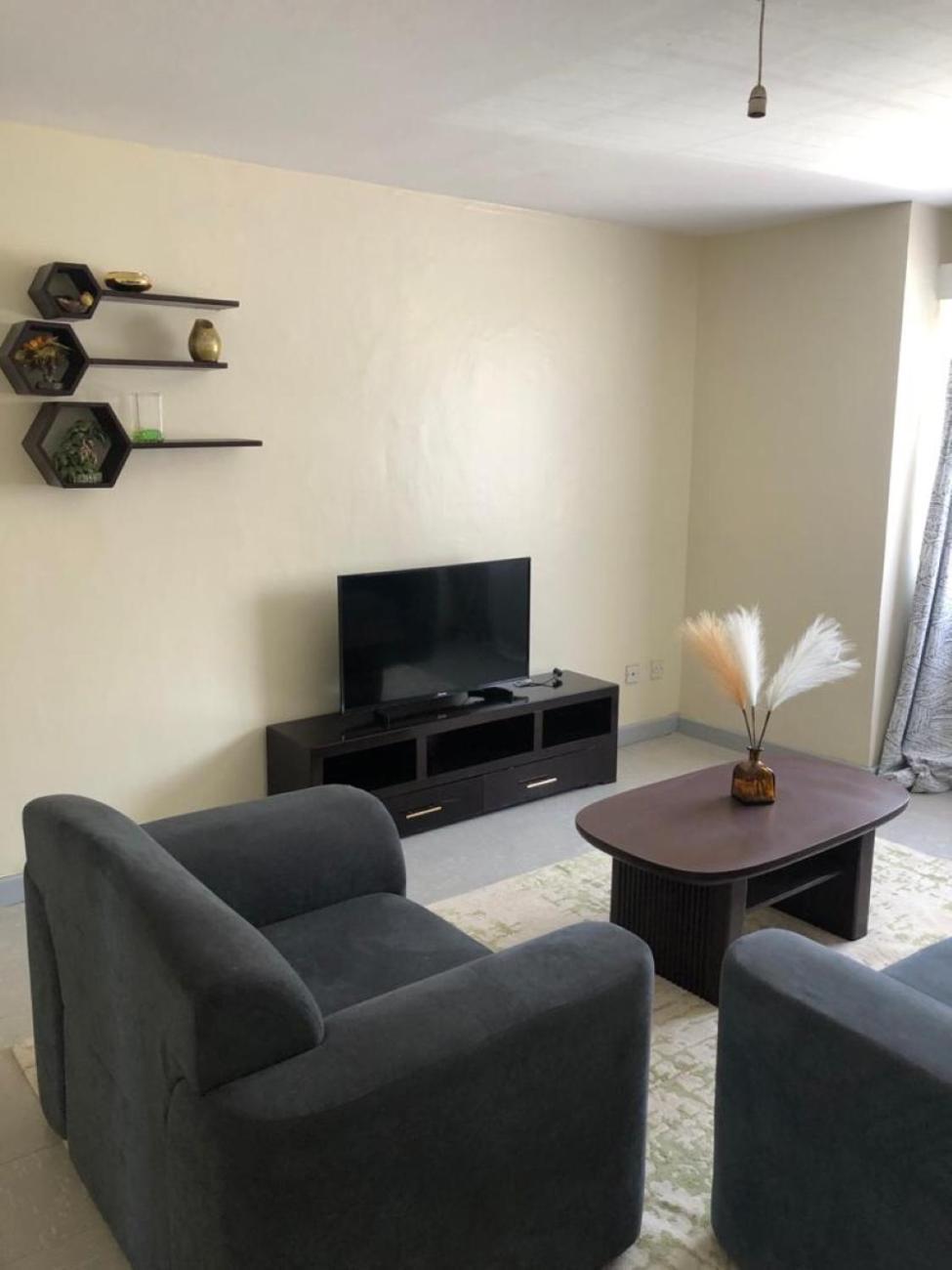 Homes By Val Nairobi Luaran gambar